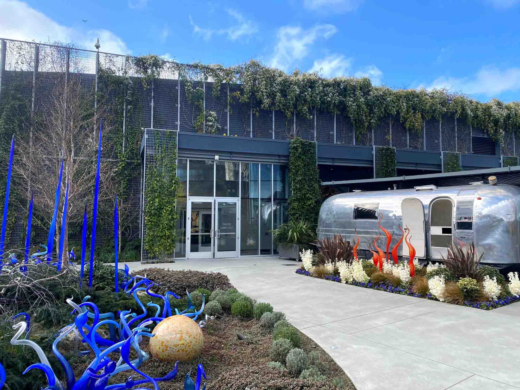 ECO-MESH® trellis used to build an expansive living wall, full of greenery at the Chihuly Garden and Glass Museum in Seattle.