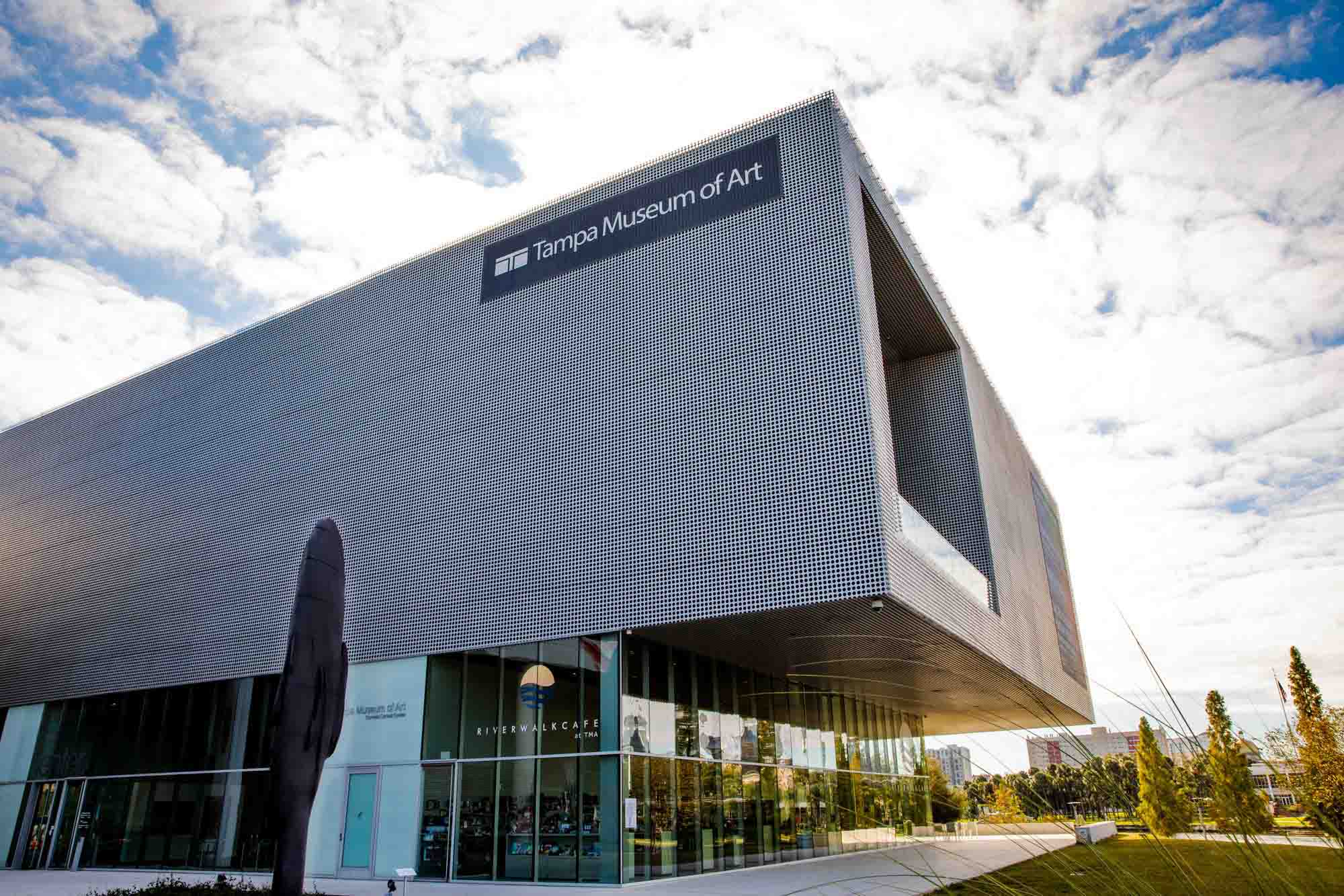 Wide-angle photo of the Tampa Museum of Art.